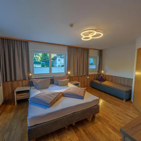 Egger Apartament Tux