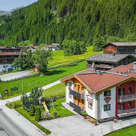 Egger * トゥクス