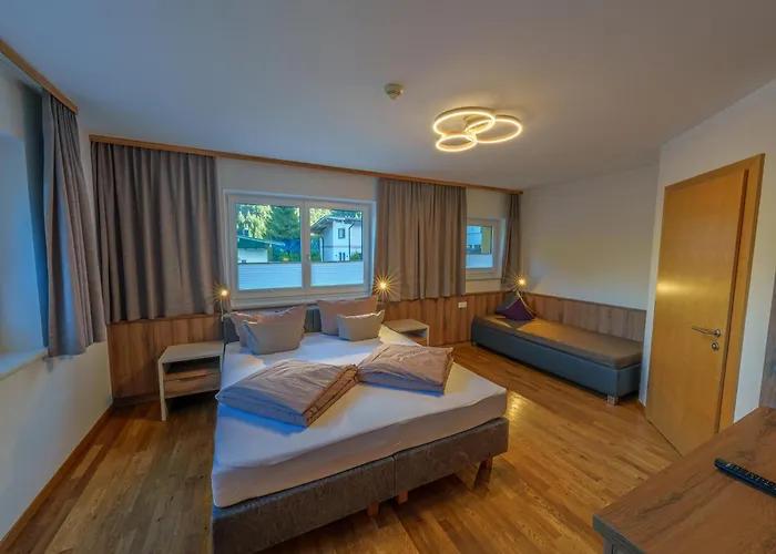 Egger アパート トゥクス