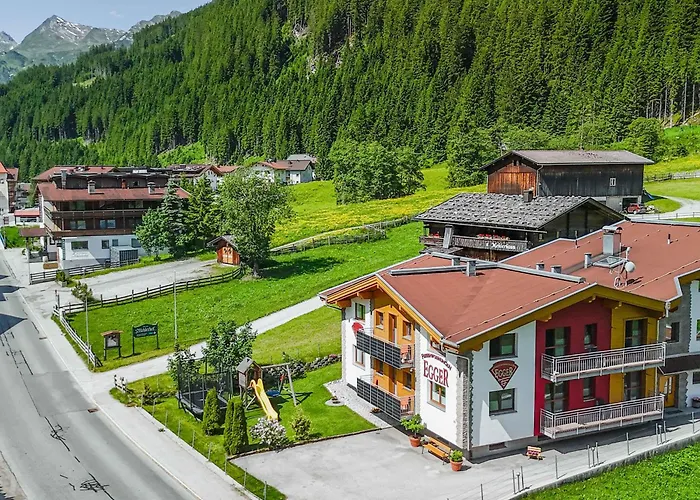 Egger * トゥクス